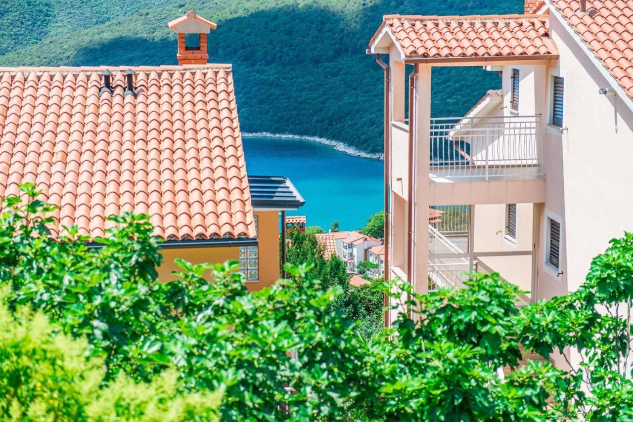 Apartments Pino Rabac Exterior photo