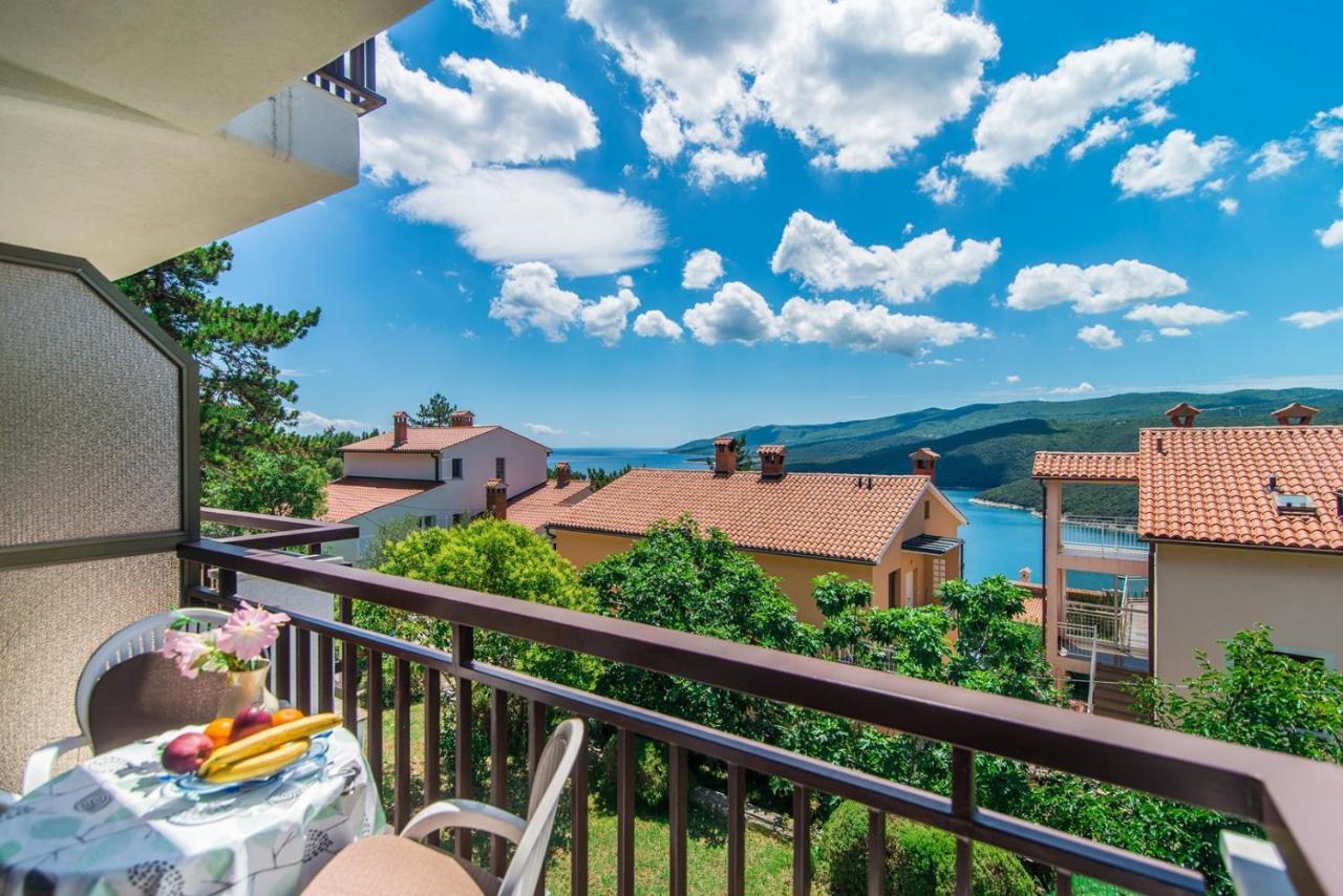Apartments Pino Rabac Exterior photo