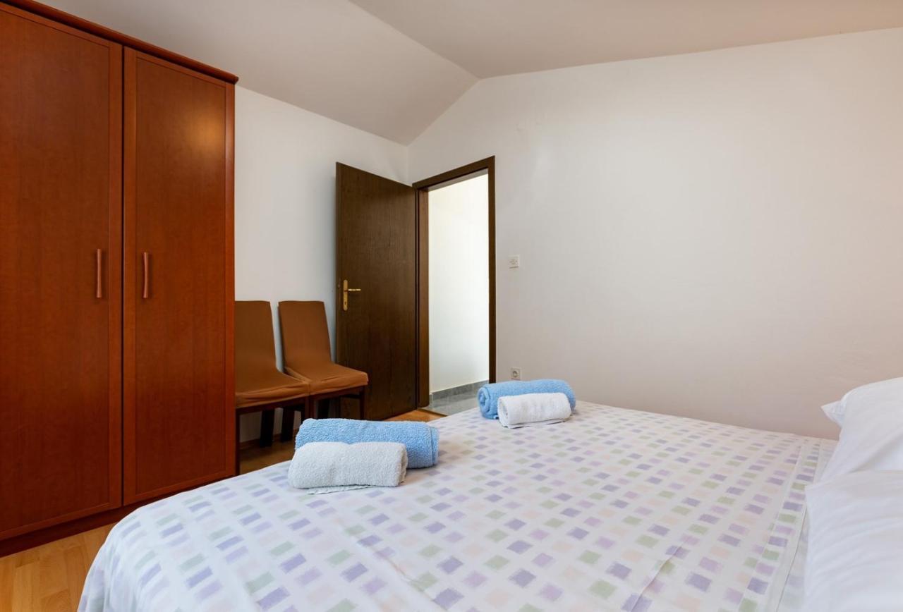 Apartments Pino Rabac Exterior photo