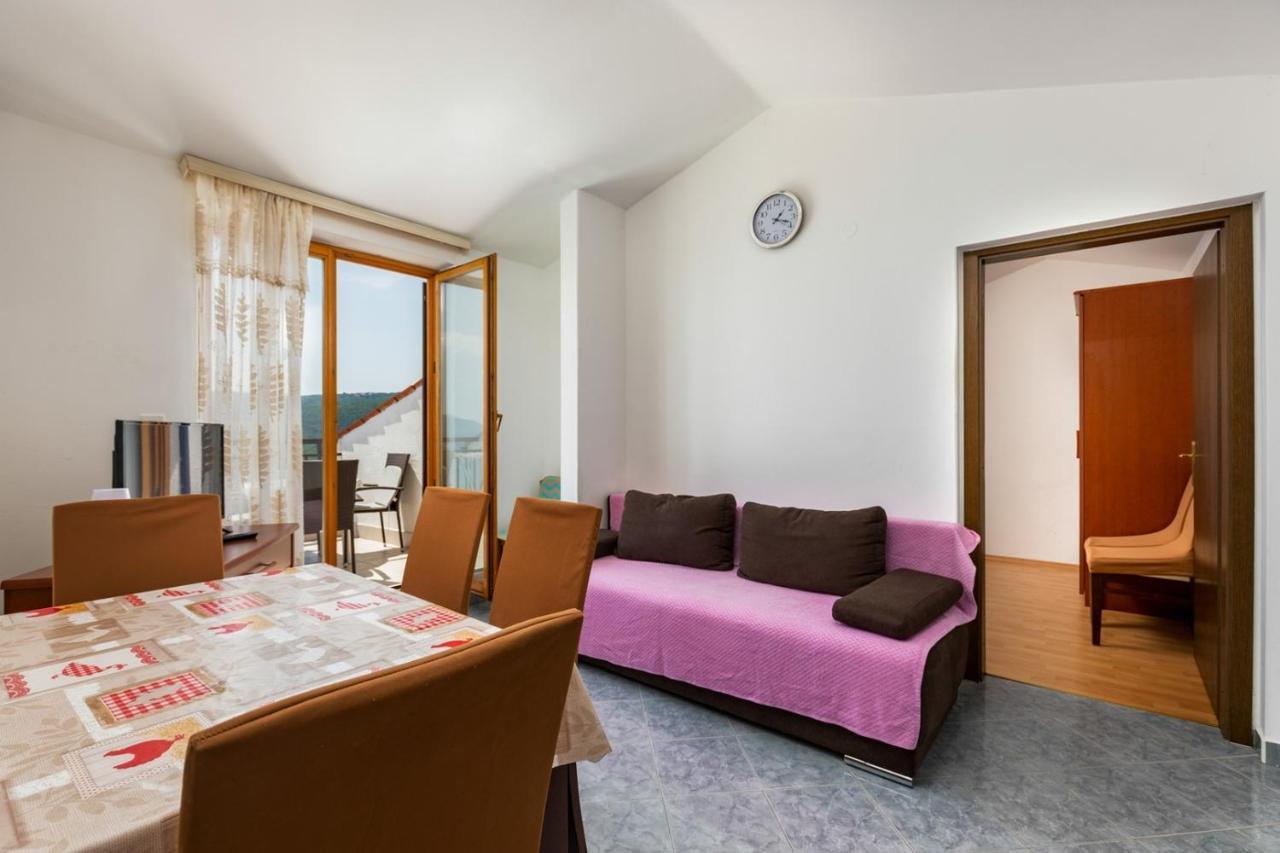 Apartments Pino Rabac Exterior photo