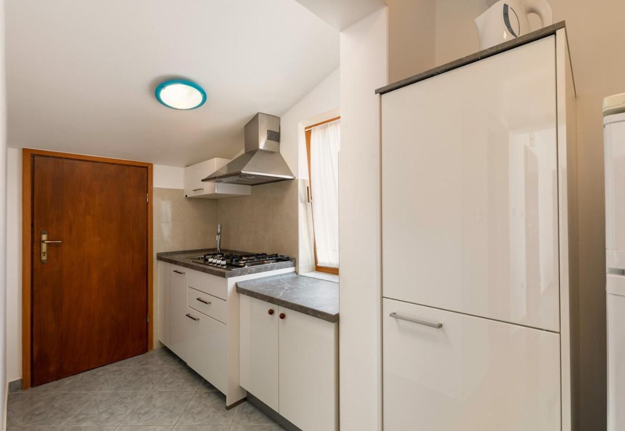 Apartments Pino Rabac Exterior photo